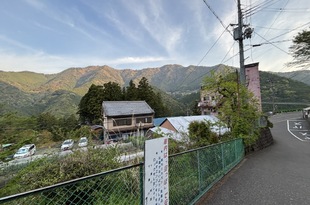 白地を塗りつぶすように